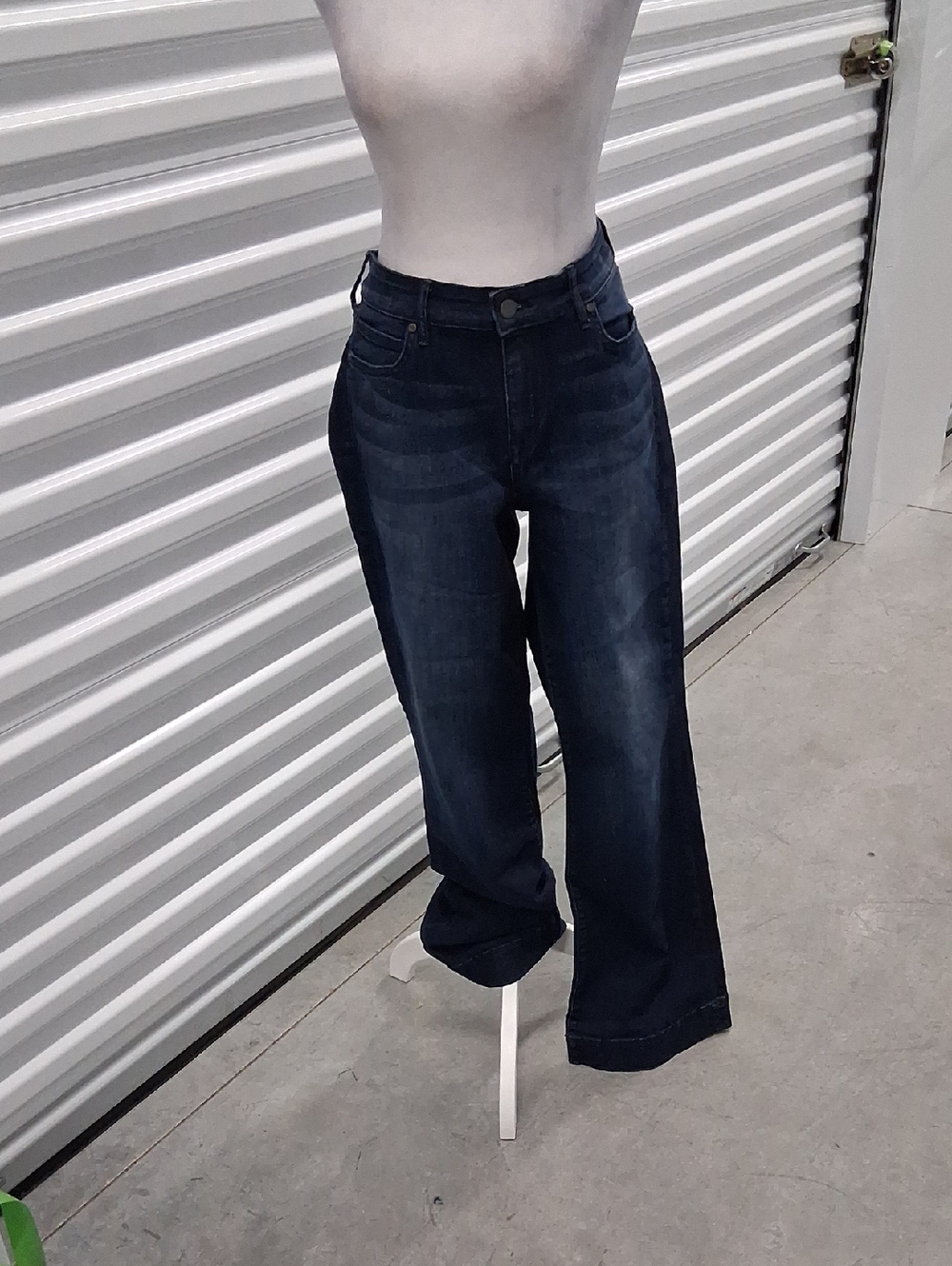 CJ By Cookie Johnson Jeans